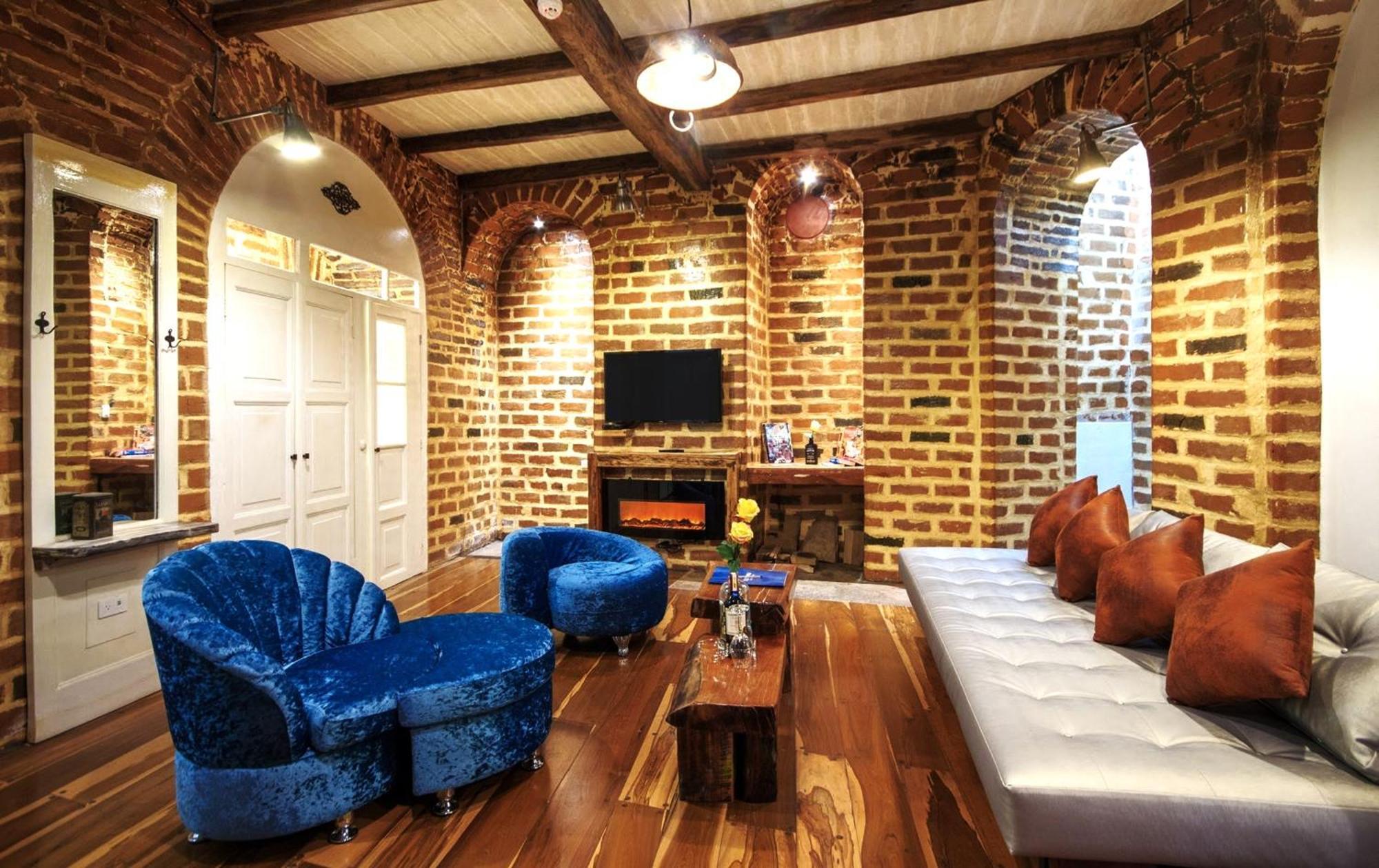 Old Town Suites, Heritage Boutique Hotel, Where Every Detail Tells A Story Aparthotel