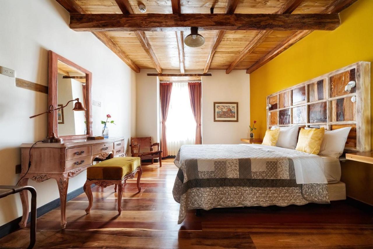 Aparthotel Old Town Suites, Elegant Comfort & Space In The Historic Center