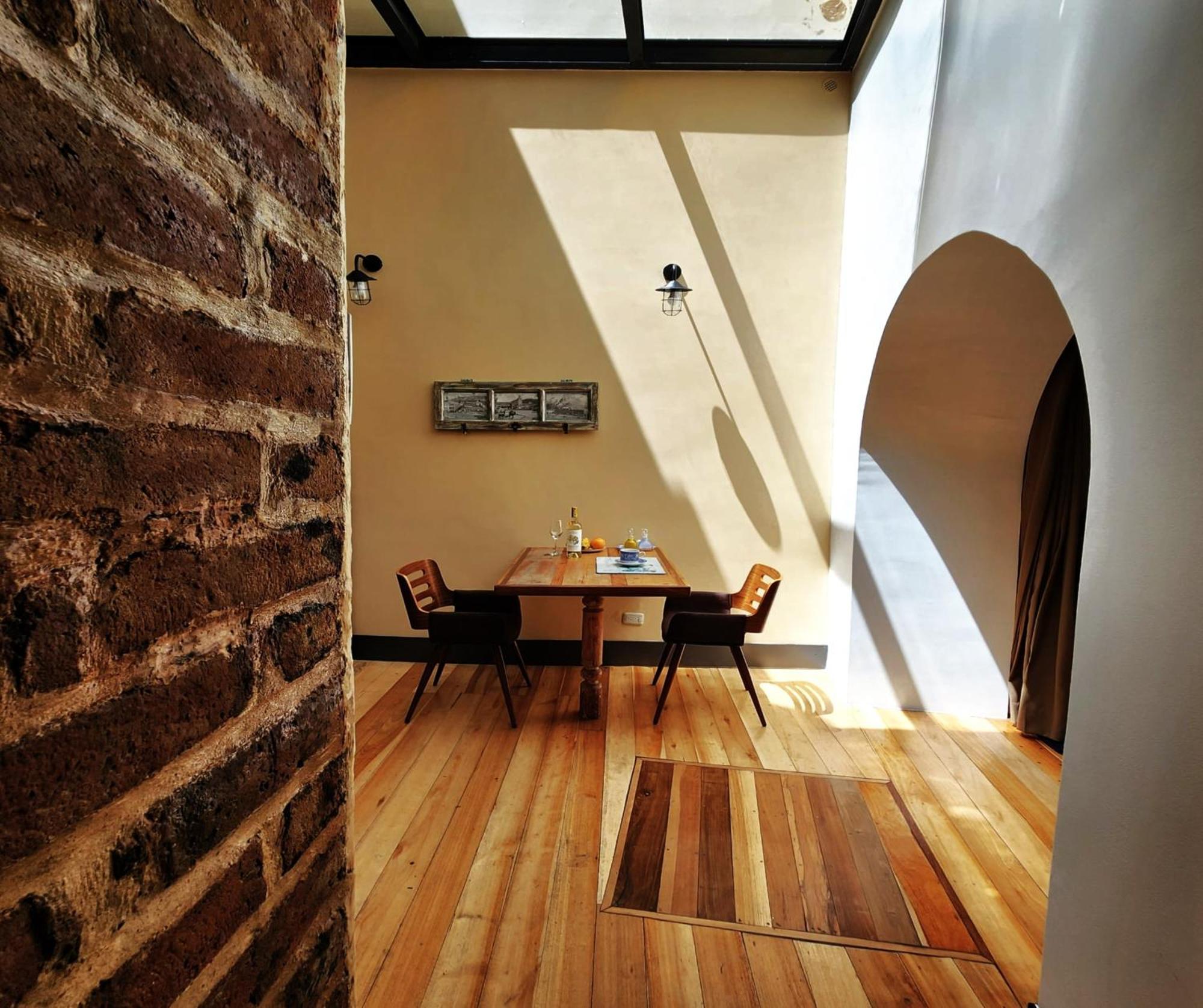 Aparthotel Old Town Suites, Heritage Boutique Hotel, Where Every Detail Tells A Story Quito
