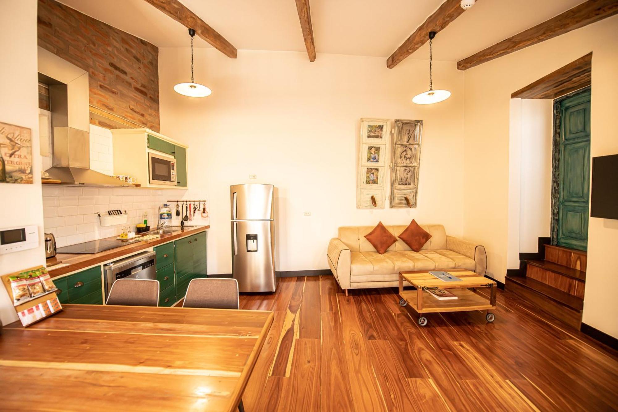 Old Town Suites, Elegant Comfort & Space In The Historic Center