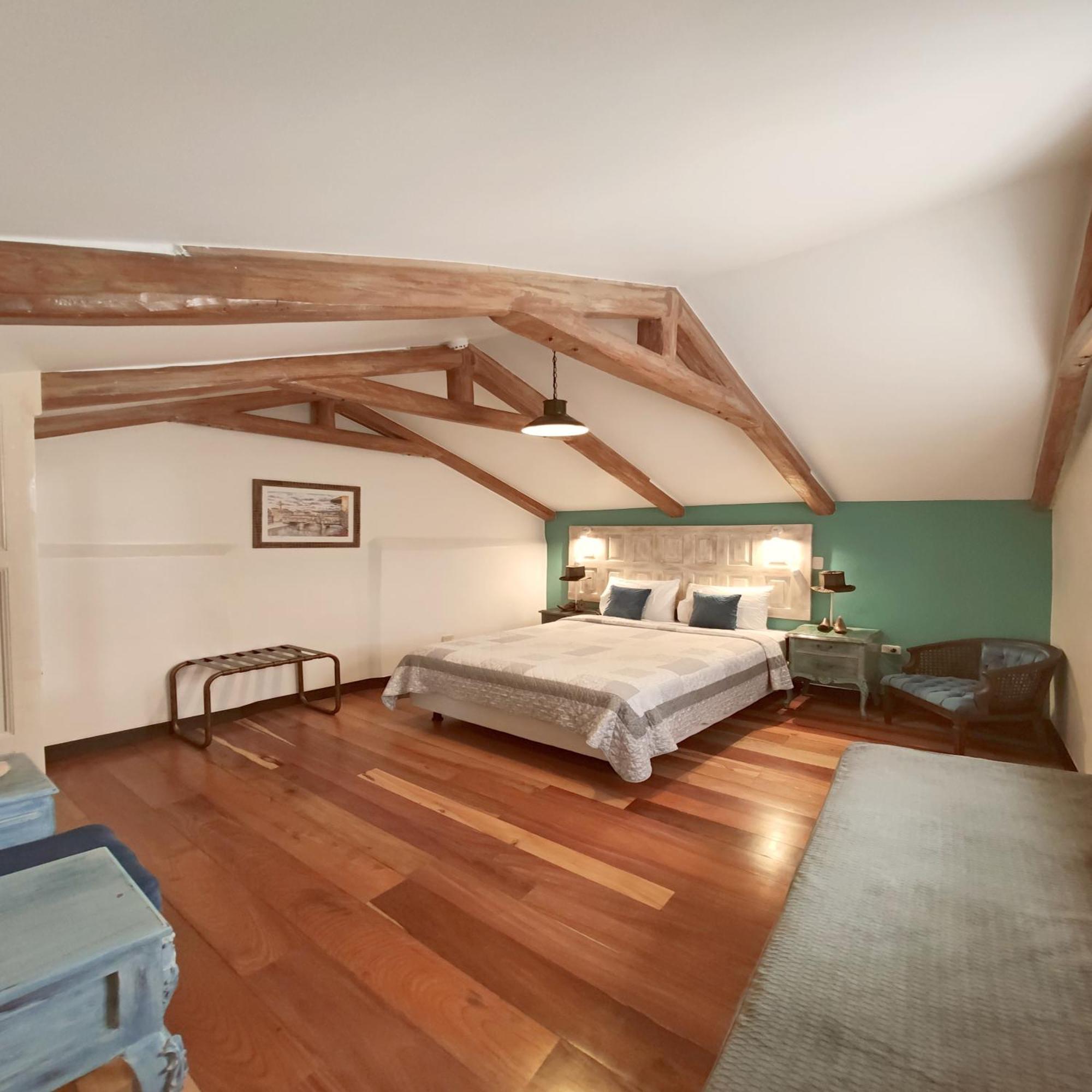 Aparthotel Old Town Suites, Elegant Comfort & Space In The Historic Center